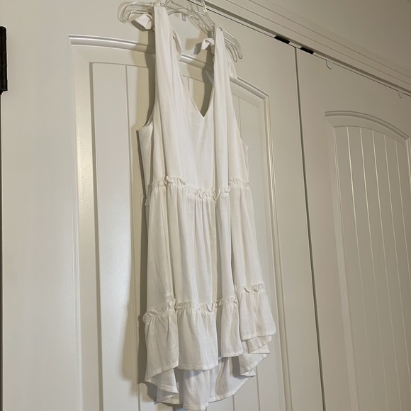 NWOT Joelle + Co White Tie-Knot Tank Size Small - Picture 3 of 4